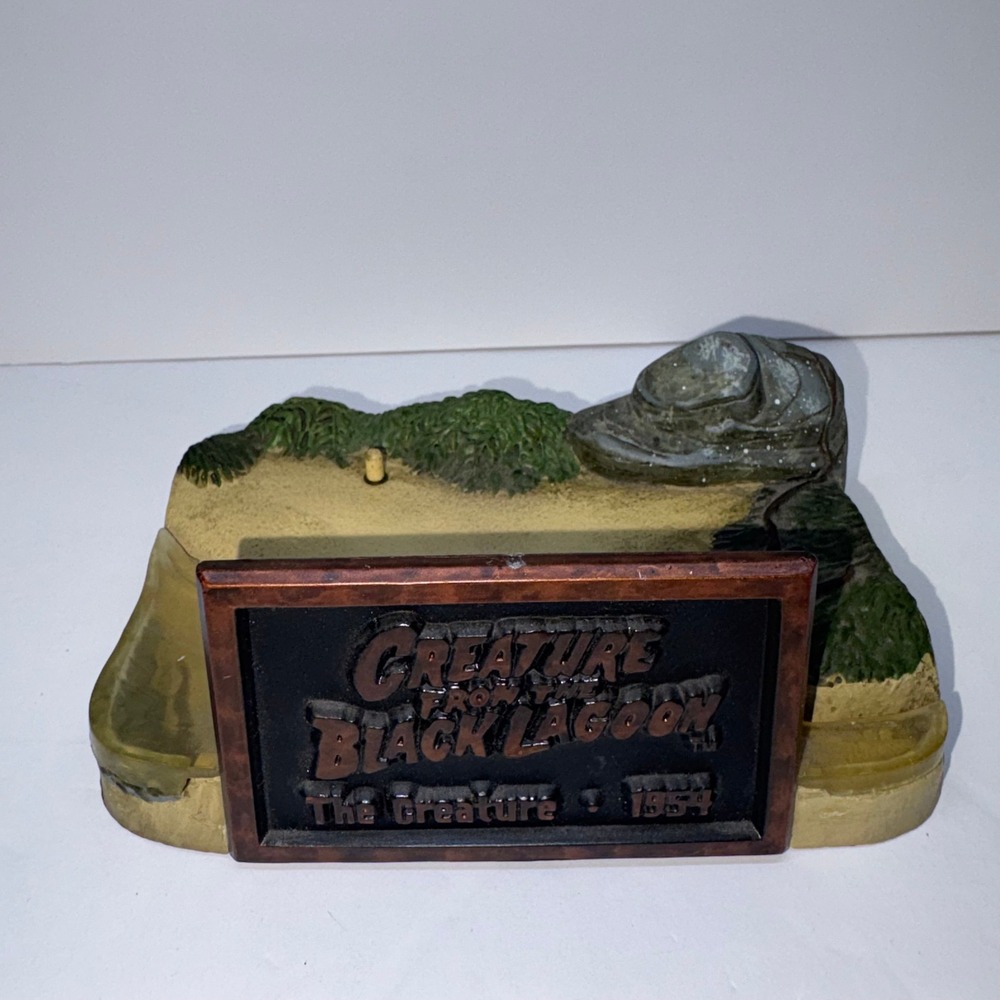 1999 Creature From The Black Lagoo Horror Movie Base Toy Display